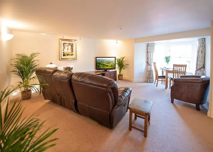 Oberon River View Apartment