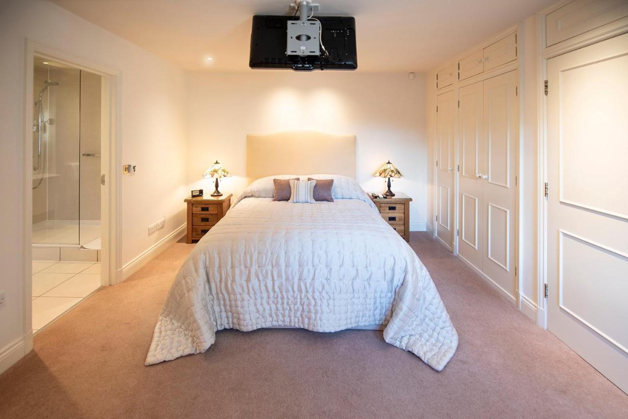 Oberon River View Apartment *