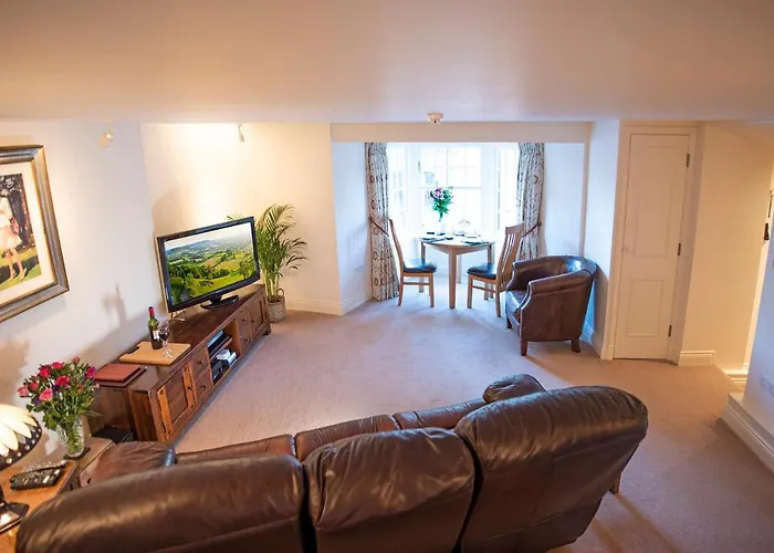 Oberon River View Apartment