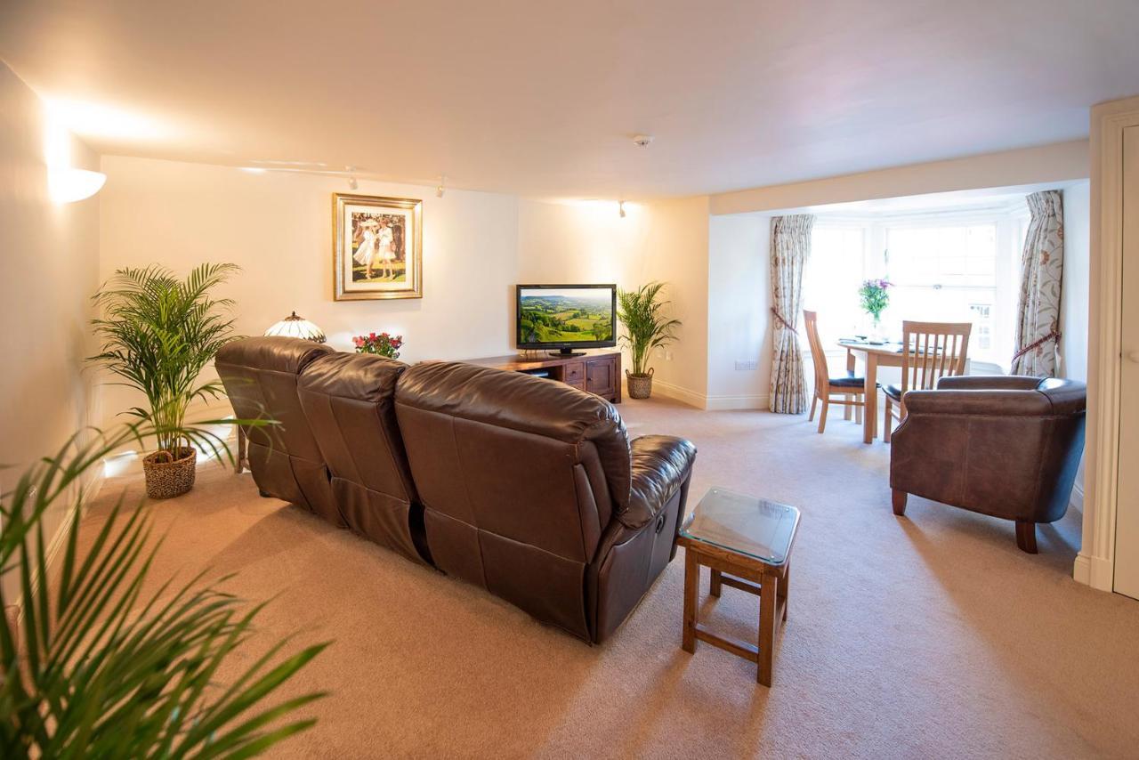 Oberon River View Apartment